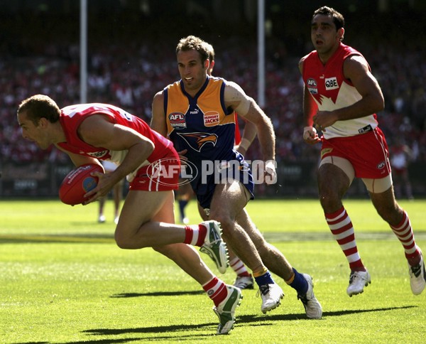AFL 2006 Grand Final - Sydney Swans v West Coast Eagles - A-36369329