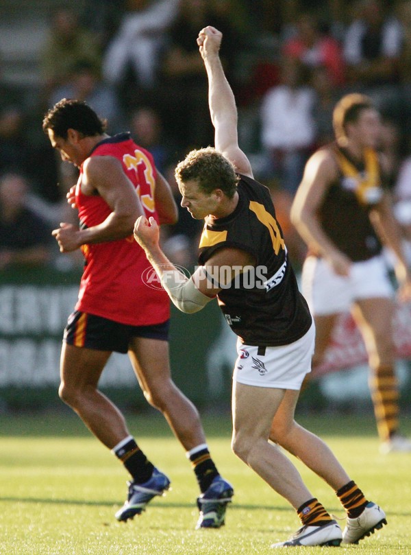 AFL 2006 NAB Cup Rd 2 - Hawthorn v Adelaide - 37618