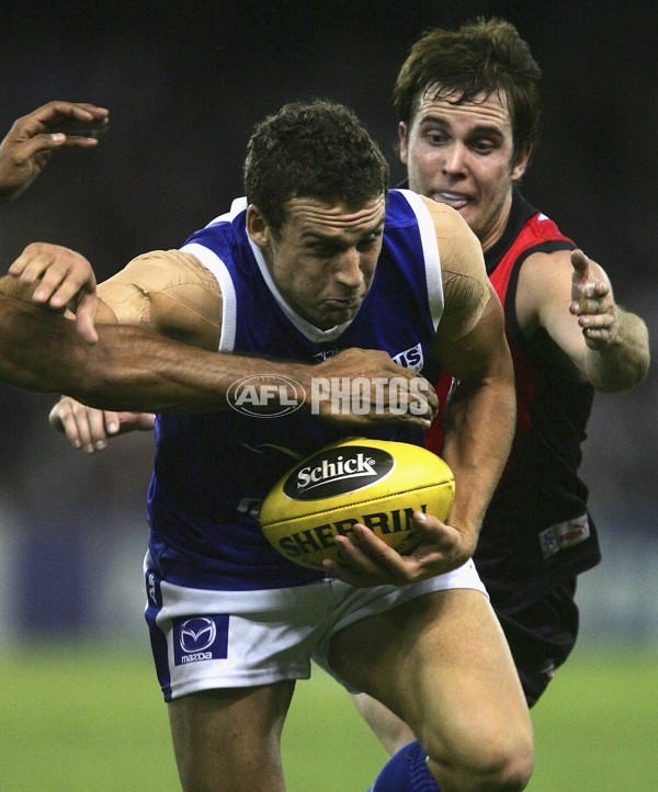 AFL 2006 Rd 13 - Kangaroos v Essendon - 39167