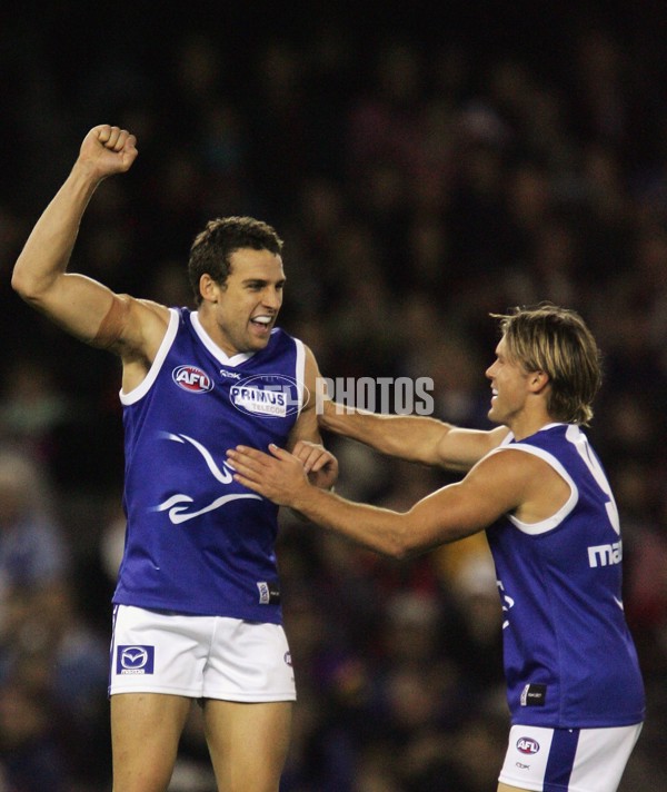 AFL 2006 Rd 13 - Kangaroos v Essendon - 39145