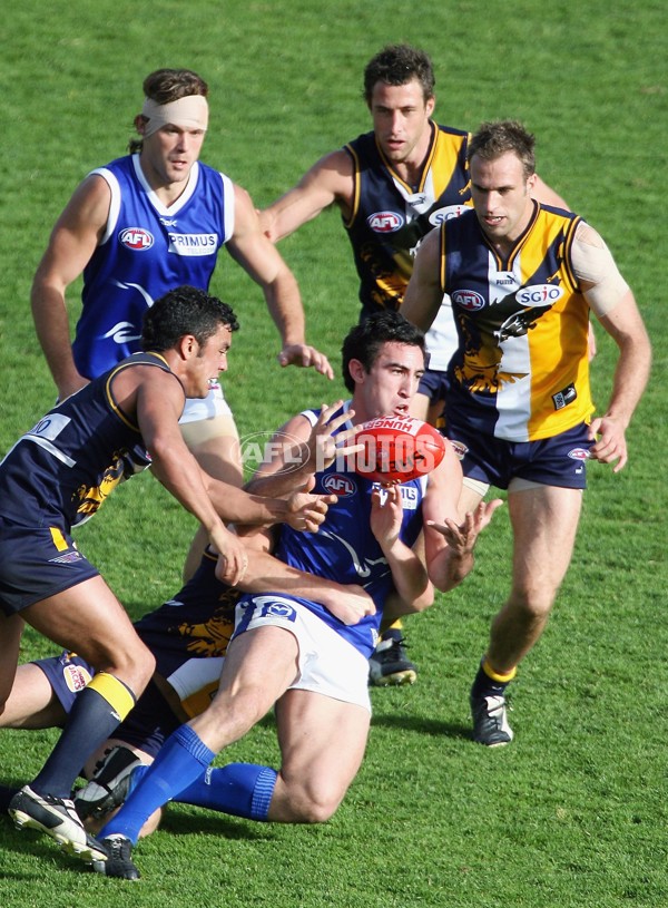 AFL 2006 Rd 19 - West Coast Eagles v Kangaroos - 39312