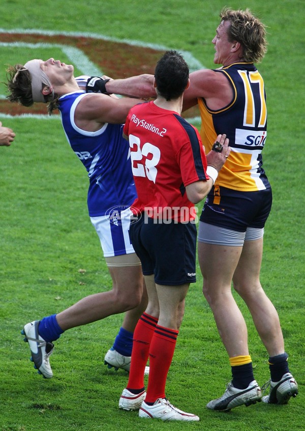 AFL 2006 Rd 19 - West Coast Eagles v Kangaroos - 39302