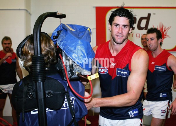 AFL 2006 Rd 8 - Hawthorn v Melbourne - 39837