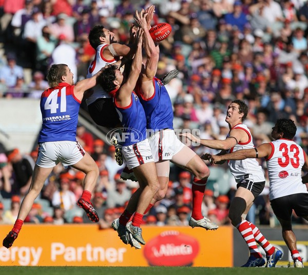 AFL 2006 Rd 16 - Fremantle v Melbourne - 40050