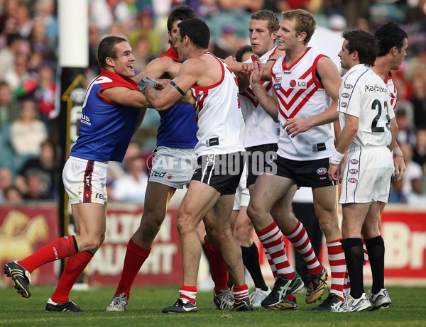 AFL 2006 Rd 16 - Fremantle v Melbourne - 40057