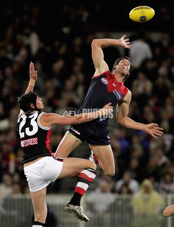 AFL 2006 2nd Elimination Final - St Kilda v Melbourne - 40229