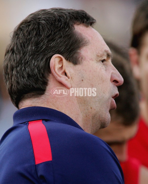 AFL 2006 Rd 22 - Adelaide Crows v Melbourne - 40216