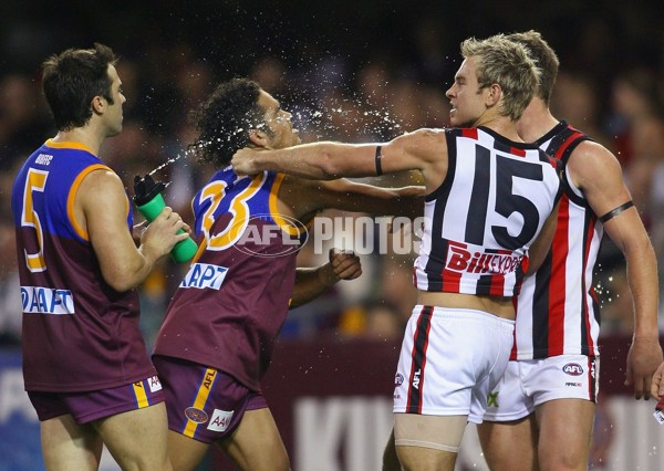 AFL 2006 Rd 22 - Brisbane Lions v St Kilda - 42275