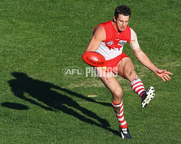 AFL 2006 Rd 10 - Kangaroos v Sydney Swans - 42997