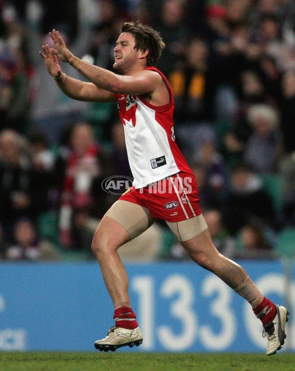 AFL 2006 Rd 13 - Sydney v Fremantle - 43112