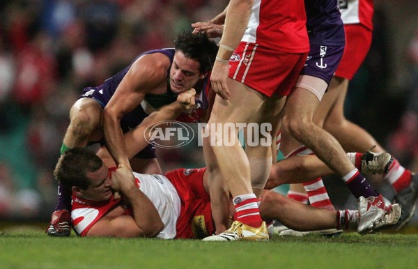 AFL 2006 Rd 13 - Sydney v Fremantle - 43116
