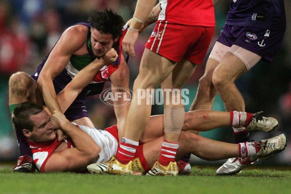 AFL 2006 Rd 13 - Sydney v Fremantle - 43115