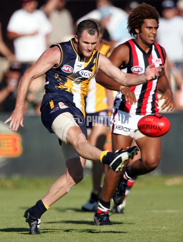 AFL 2006 NAB Challenge - West Coast v St Kilda - 43793