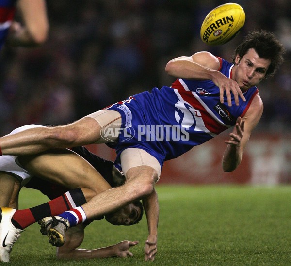 AFL 2006 Rd 22 - Western Bulldogs v Essendon - 45357
