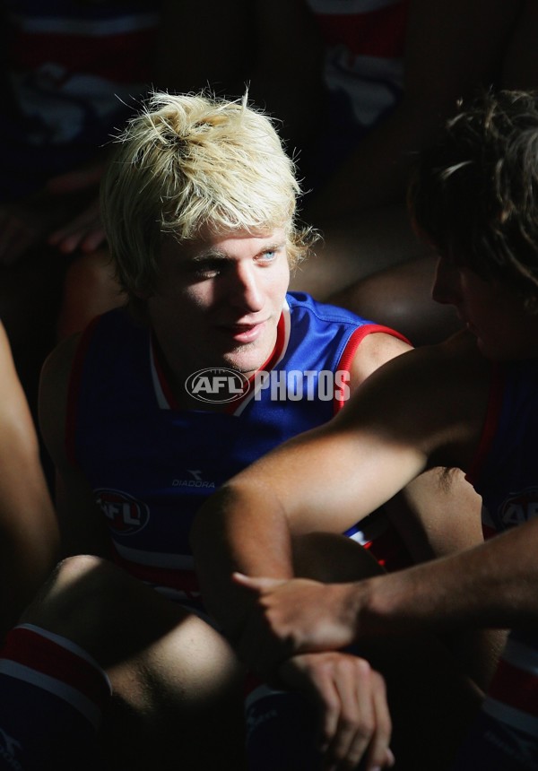 AFL 2006 Media â€“ 2006 Western Bulldogs Team Photo Session - 45645