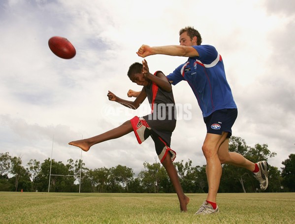 AFL 2006 Media - 2006 Western Bulldogs AFL Community Camp - 46303