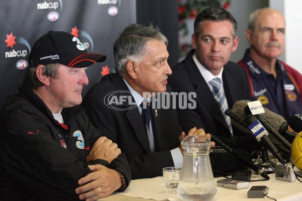 AFL 2006 Media - NAB Cup Media Conference 230206 - 46369