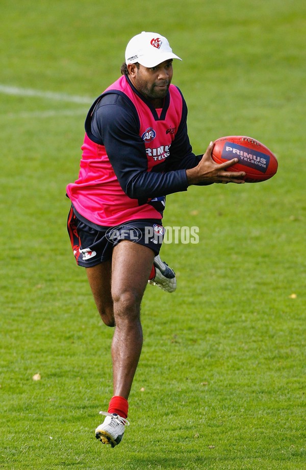 AFL 2006 Media - Melbourne Training Session 100506 - 46616