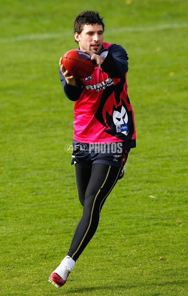 AFL 2006 Media - Melbourne Training Session 100506 - 46613