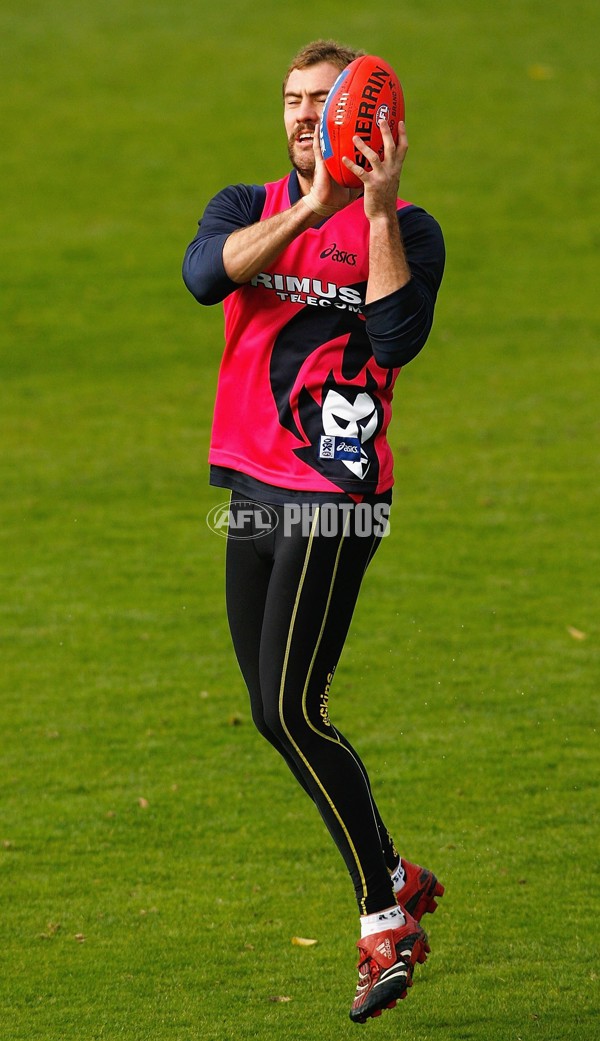 AFL 2006 Media - Melbourne Training Session 100506 - 46631