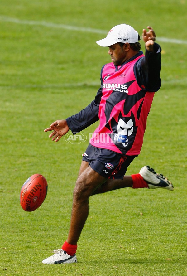 AFL 2006 Media - Melbourne Training Session 100506 - 46617