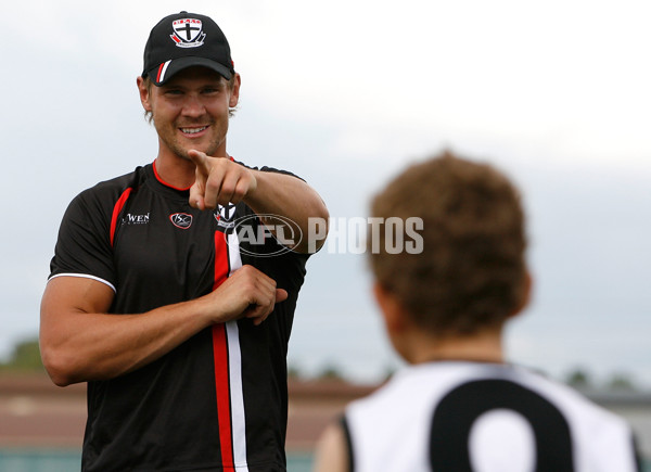 AFL 2008 Media - St Kilda Community Camp 040208 - 47627