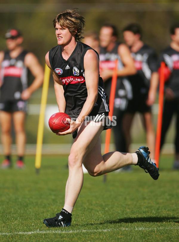 AFL 2005 Media -  Collingwood Training 250505 - 50401