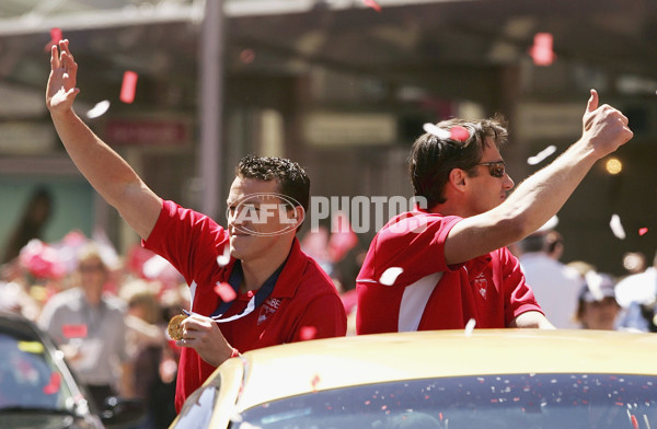 AFL 2005 Media - Sydney Swans Tickertape Parade 300905 - 53659