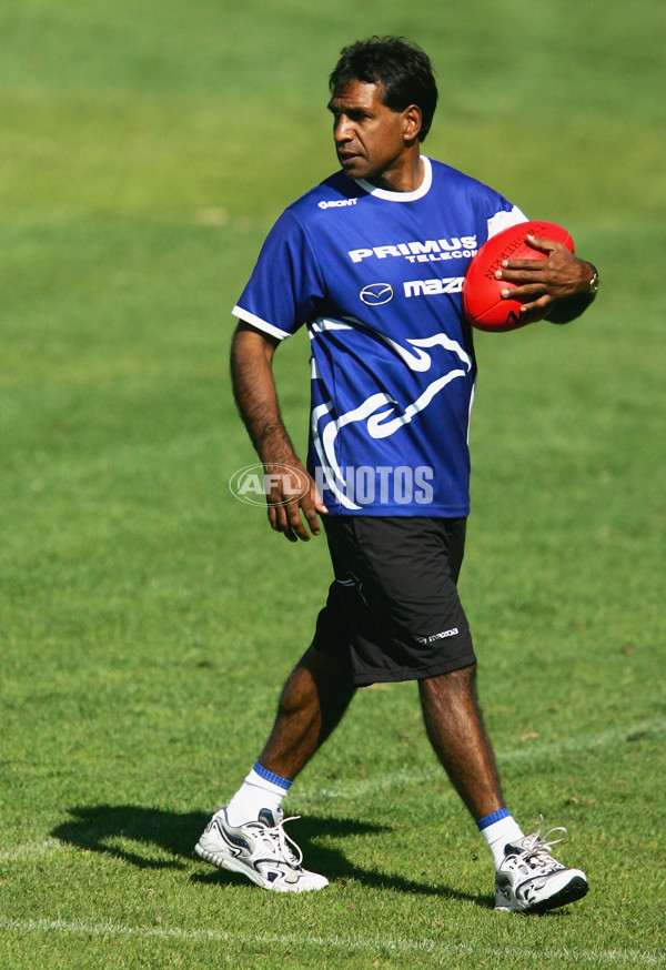 AFL 2005 Media - Kangaroos Training 200405 - 55460