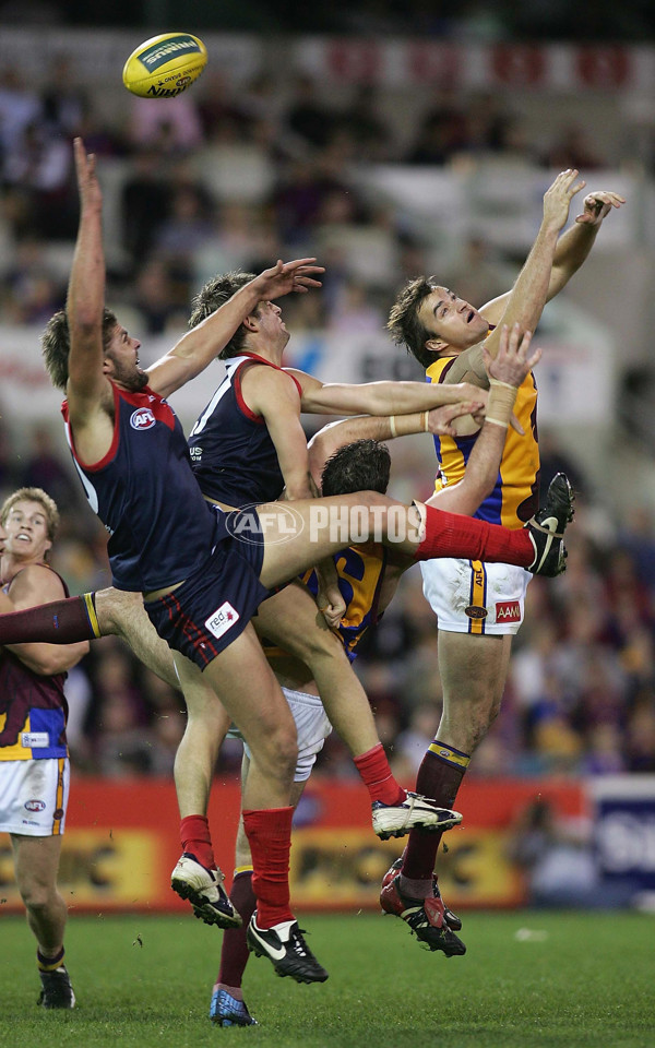 AFL 2005 Rd 14 - Melbourne v Brisbane Lions - 56484