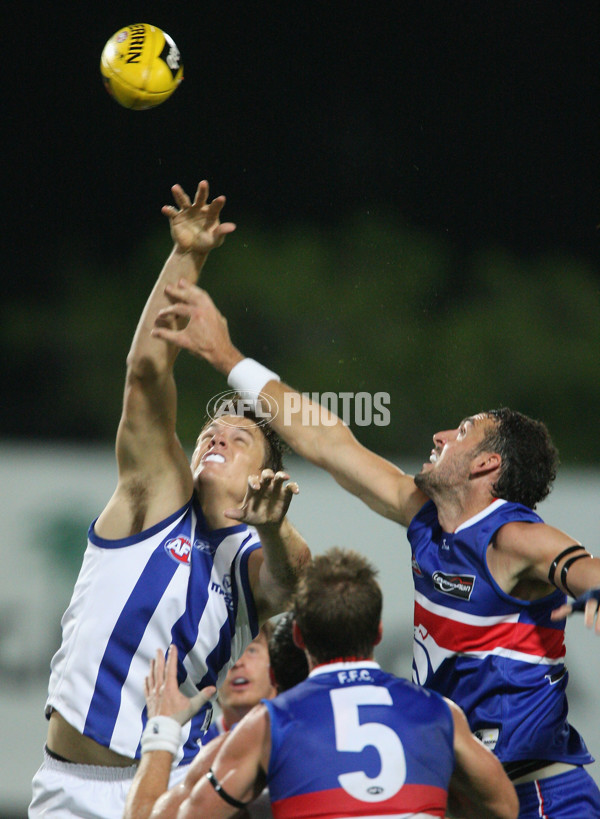 AFL 2008 NAB Cup Wk1 â€“ Western Bulldogs v Kangaroos - 58623