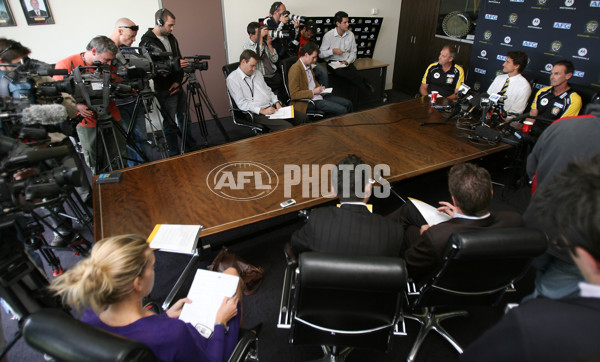 AFL Media - Darren Gaspar Retirement - 6040