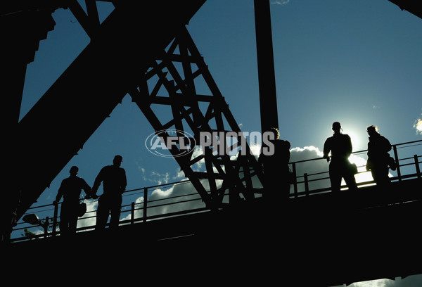 AFL 2005 Media - Sydney Swans Bridge Climb 290905 - 60754