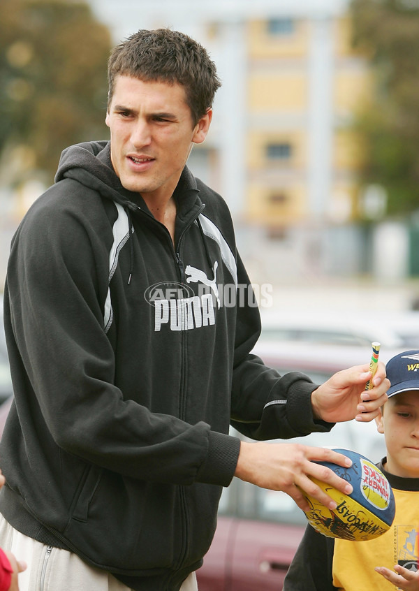 AFL 2005 Media - West Coast Recovery Session 180905 - 61536