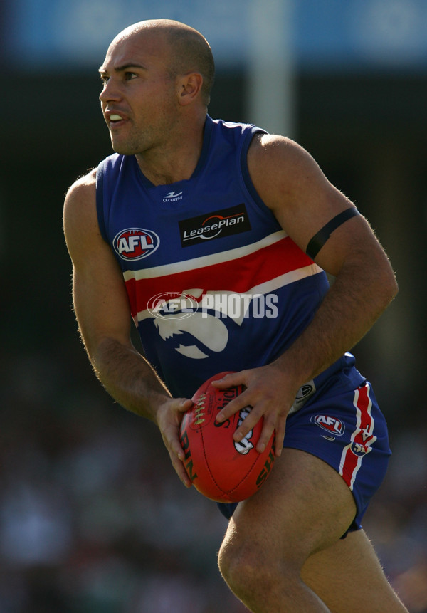AFL 2005 Rd 9 - Western Bulldogs v Sydney Swans - 61951