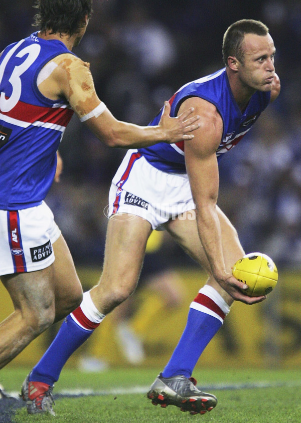 AFL 2005 Rd 8 - Kangaroos v Western Bulldogs - 61909