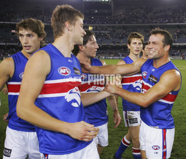 AFL 2005 Rd 8 - Kangaroos v Western Bulldogs - 61910