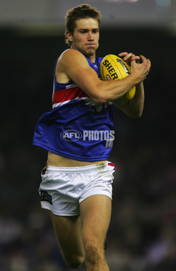 AFL 2005 Rd 8 - Kangaroos v Western Bulldogs - 61925