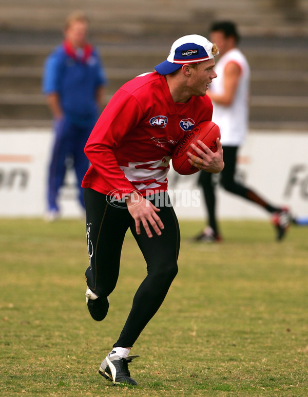 AFL 2005 Media - Western Bulldogs Training 270505 - 61961