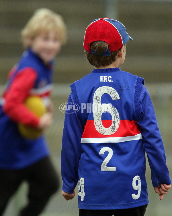 AFL 2005 Media - Western Bulldogs Training 240805 - 62303