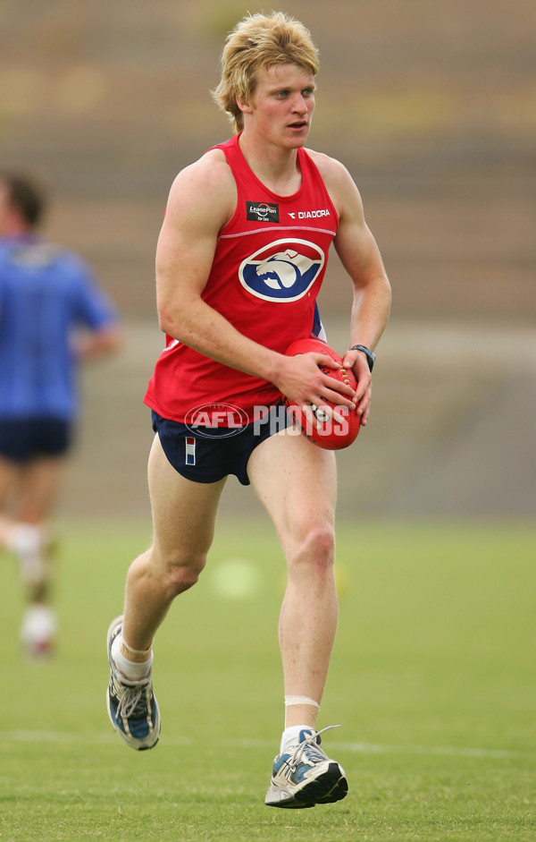 AFL 2005 Media - Western Bulldogs Training 011205 - 62333