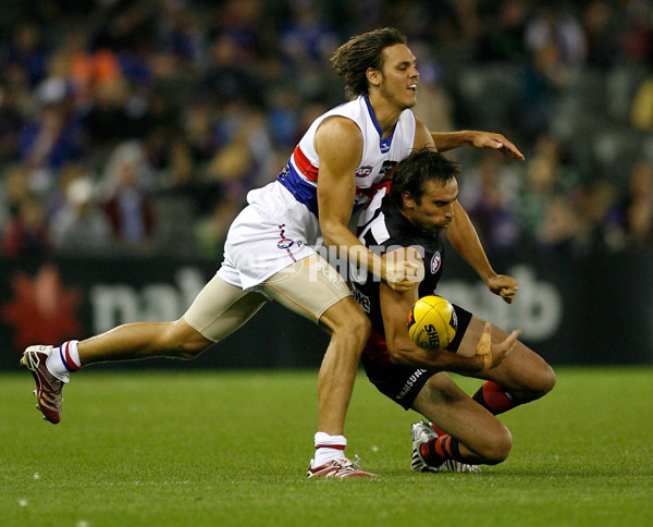 AFL 2008 NAB Cup Wk2 - Western Bulldogs v Essendon - 62427