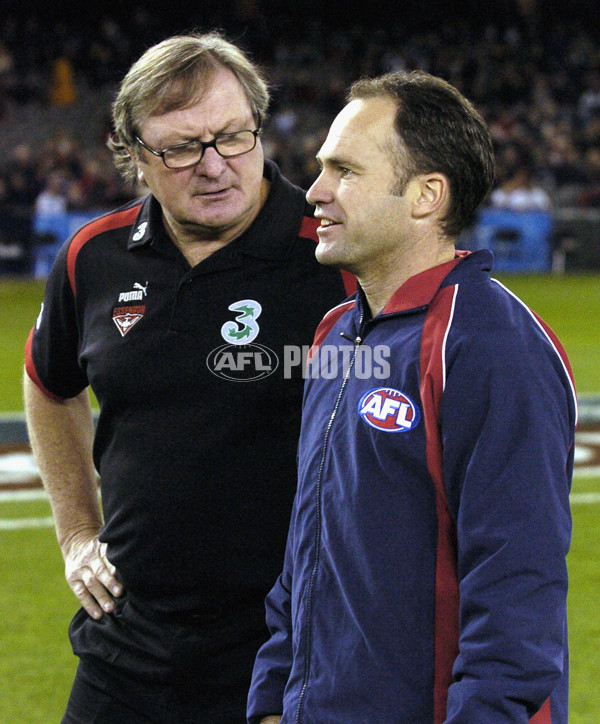 AFL 2004 Rd 7 - Western Bulldogs v Essendon - 65141