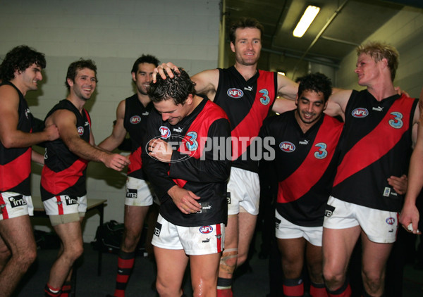 AFL 2004 Rd 11 - Hawthorn v Essendon - 65208