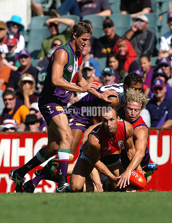 AFL 2004 Rd 3 - Fremantle v Adelaide Crows - 65617