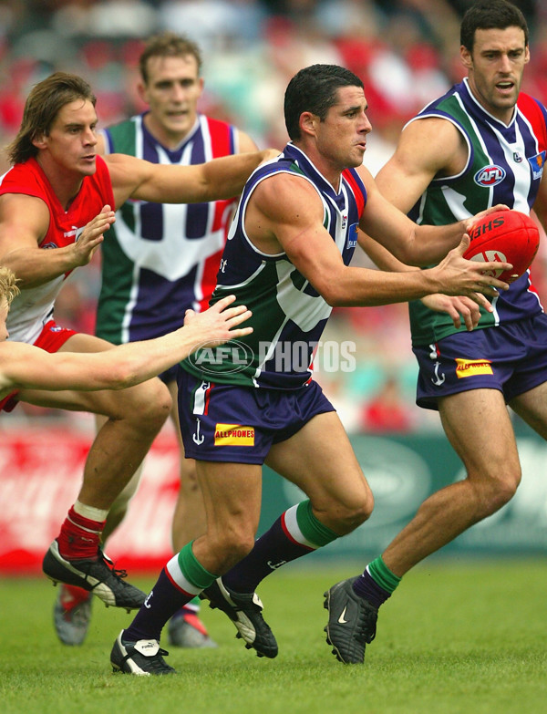 AFL 2004 Rd 2 - Sydney Swans v Fremantle - 65612