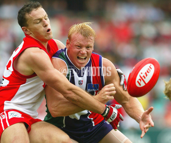 AFL 2004 Rd 2 - Sydney Swans v Fremantle - 65610
