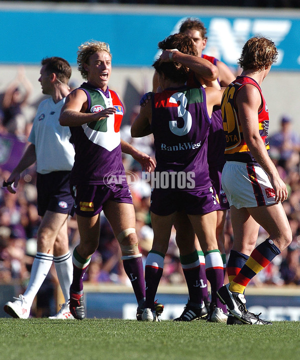 AFL 2004 Rd 3 - Fremantle v Adelaide Crows - 65629