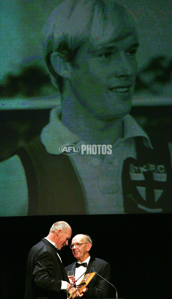AFL 2004 Media - Hall of Fame Dinner 070604 - 66846