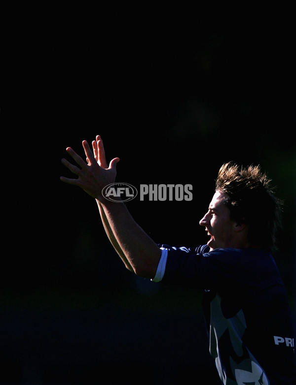 AFL 2004 Media - Melbourne Training 280604 - A-37011063